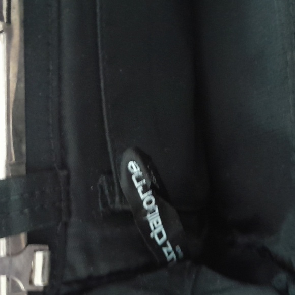 Amazing Liz Claiborne Mini Crossbody Bag - Picture 9 of 11